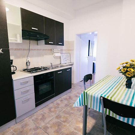 Street View Apartments シビウ エクステリア 写真