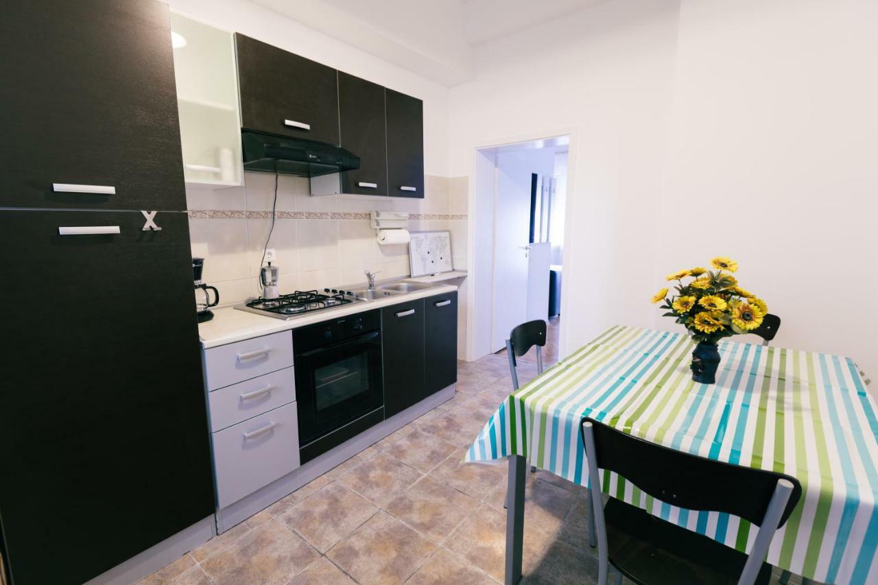 Street View Apartments シビウ エクステリア 写真