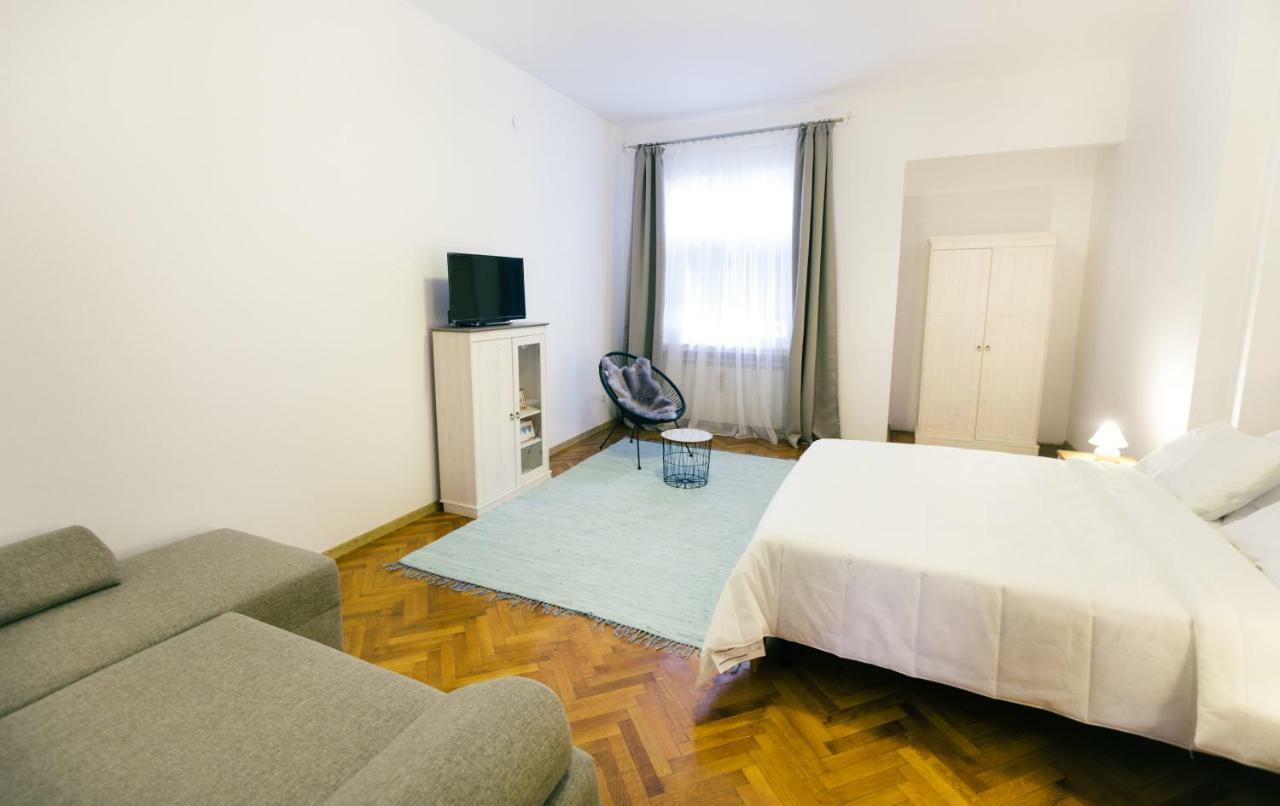 Street View Apartments シビウ エクステリア 写真